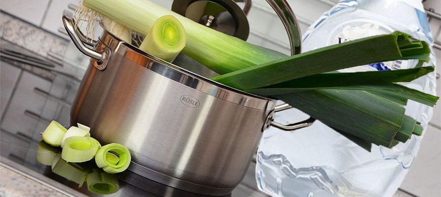 Razones por las que cocinar con agua mineral