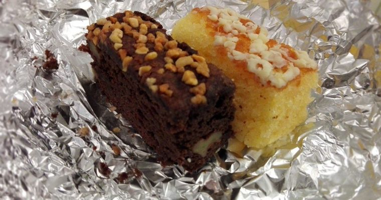 Brownie de chocolate con nueces y de limón con chocolate blanco
