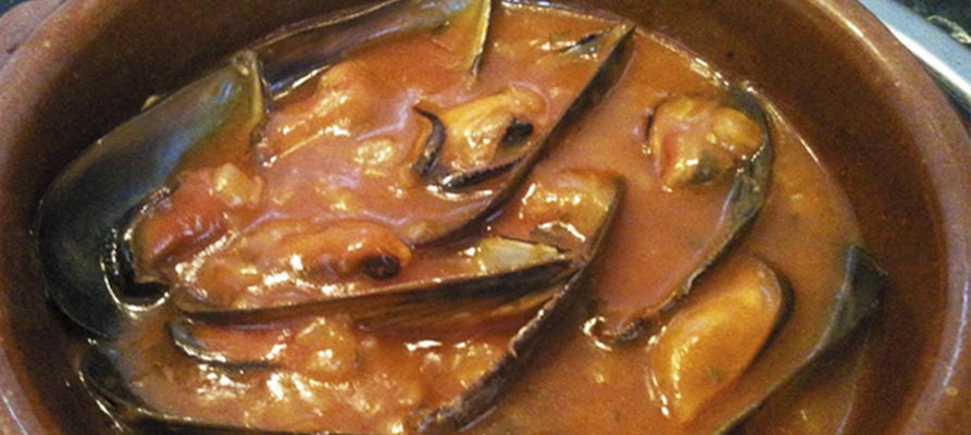 Mejillones con salsa de tomate