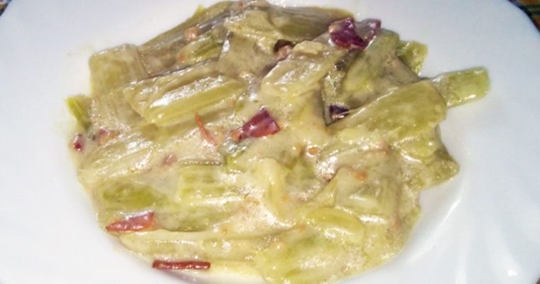 Cardo con jamón y almendras