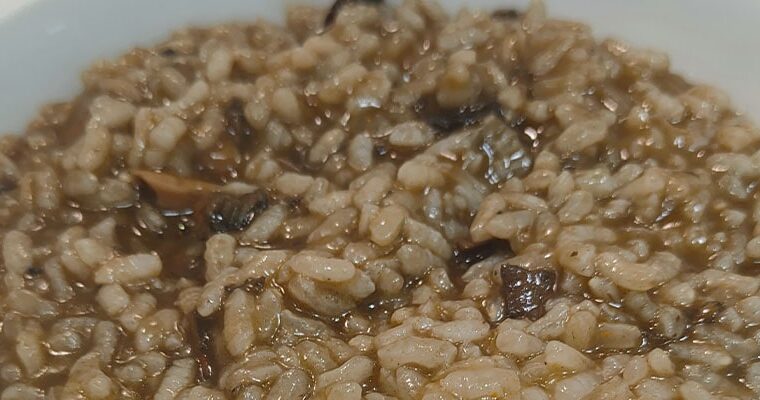 Arroz con calamar en su tinta en conserva